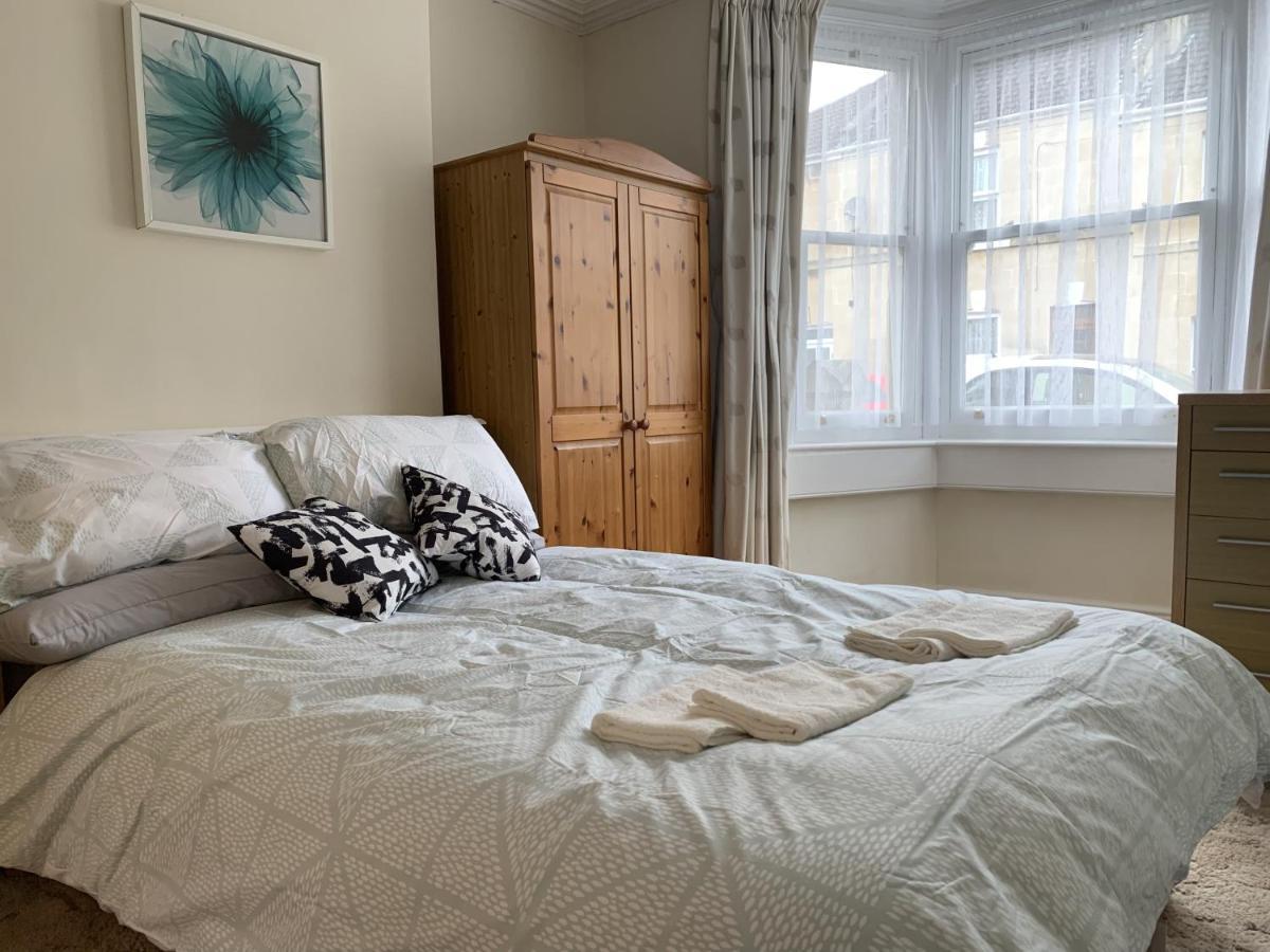 O'Reilly'S Holiday House Bath Bagian luar foto