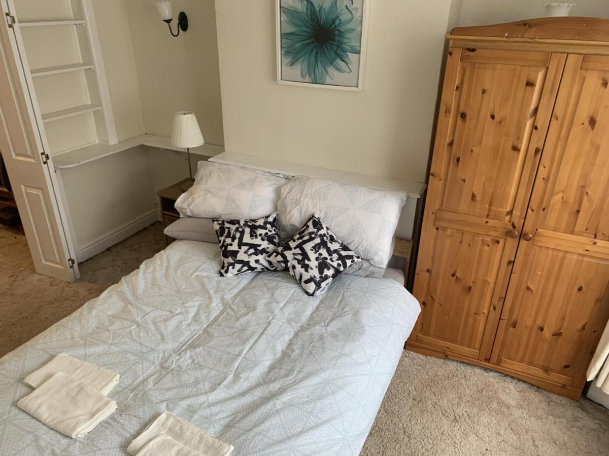 O'Reilly'S Holiday House Bath Bagian luar foto
