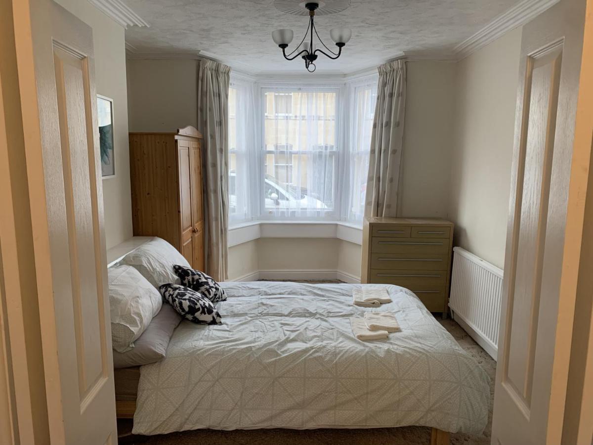 O'Reilly'S Holiday House Bath Bagian luar foto