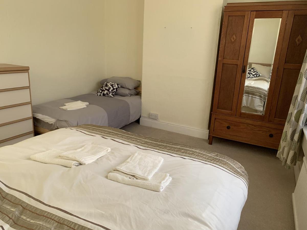 O'Reilly'S Holiday House Bath Bagian luar foto
