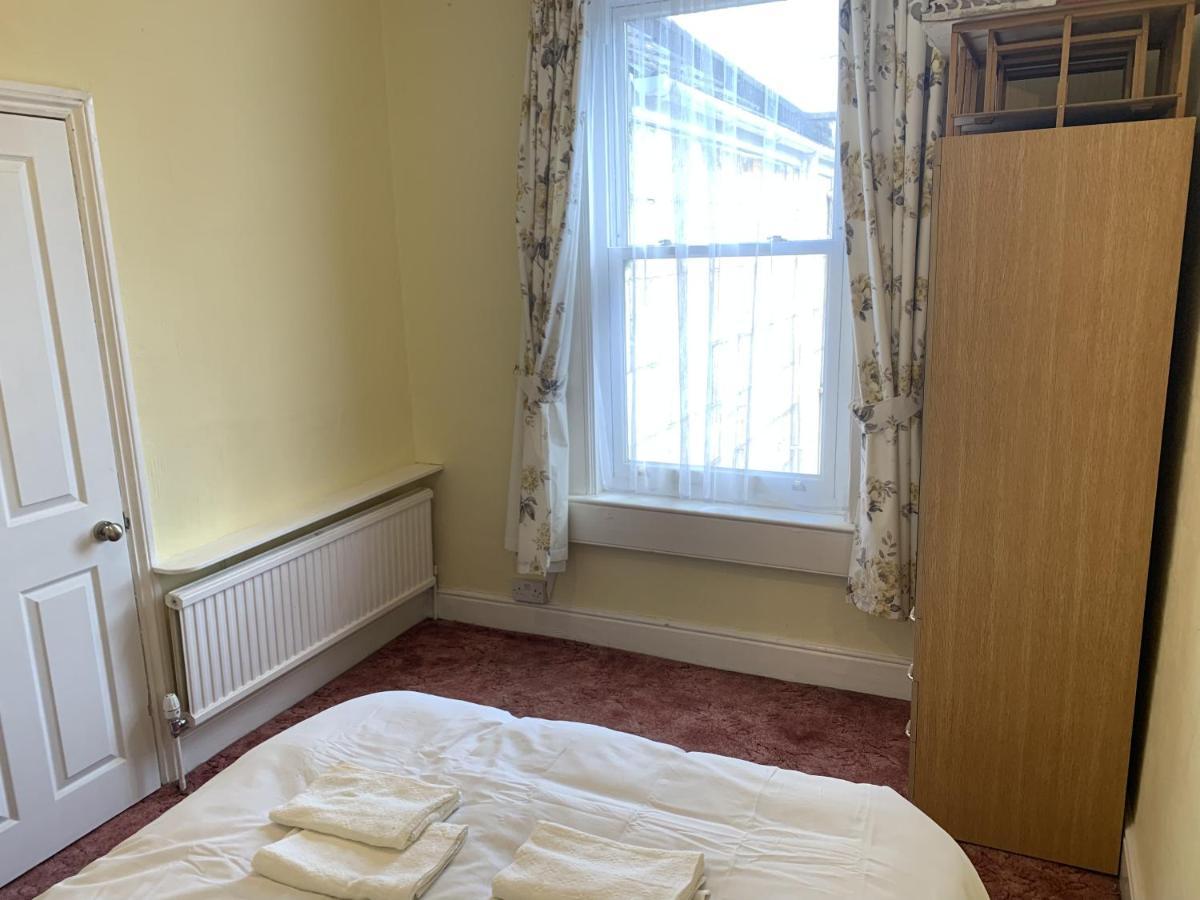 O'Reilly'S Holiday House Bath Bagian luar foto