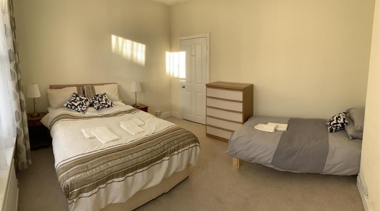 O'Reilly'S Holiday House Bath Bagian luar foto