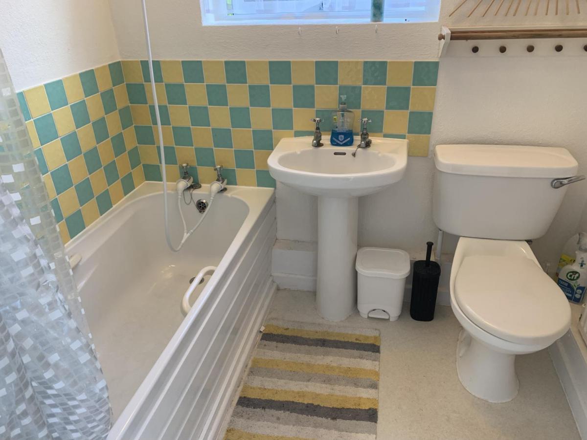 O'Reilly'S Holiday House Bath Bagian luar foto