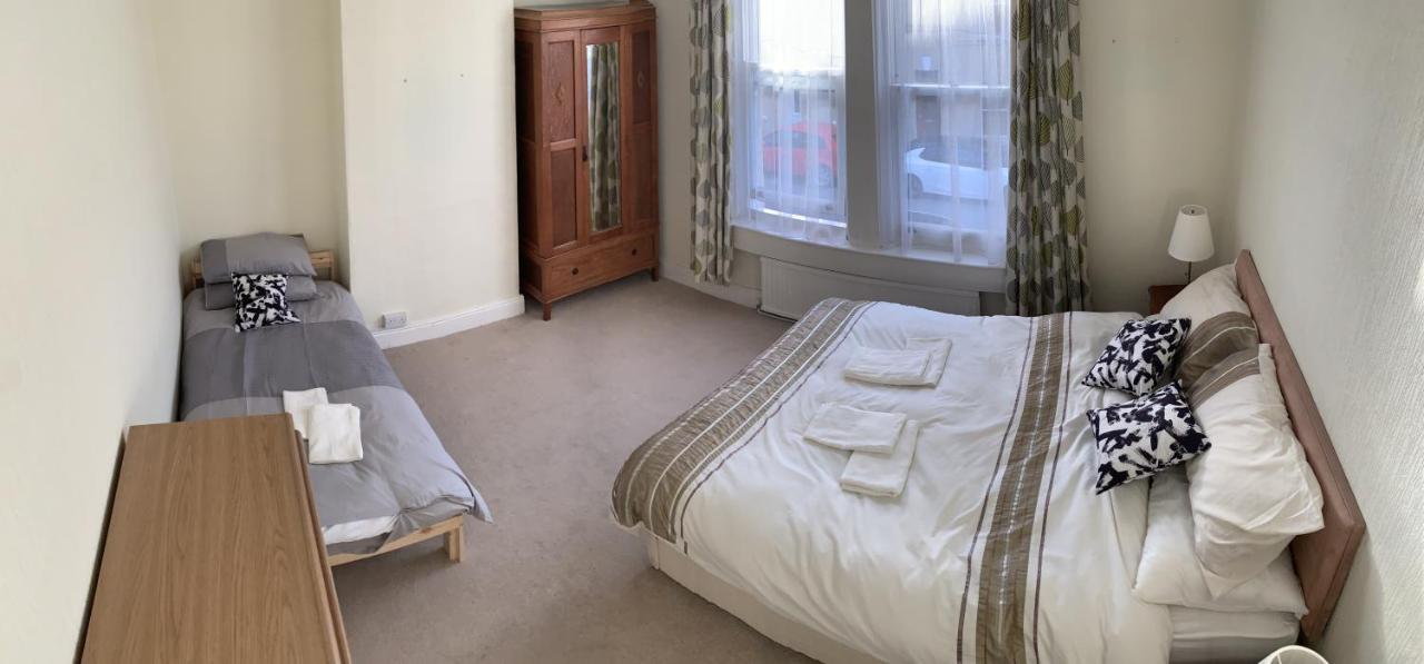 O'Reilly'S Holiday House Bath Bagian luar foto